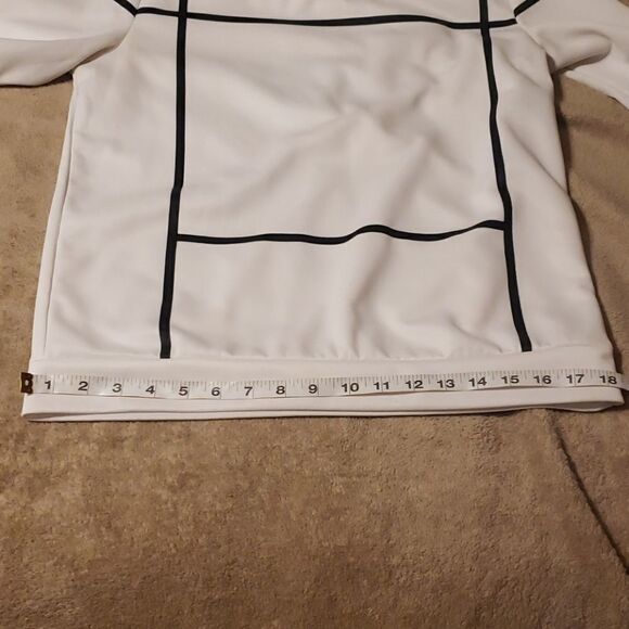 BLACK & White polyester sweatshirt. Ladies large - Picture 4 of 7